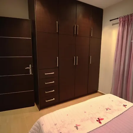 Anna's Sea View House *