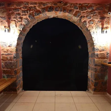 דירה Anna's Sea View House מונמבאסיה