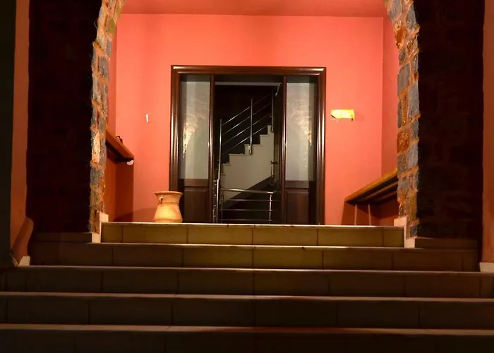 Anna's Sea View House * מונמבאסיה