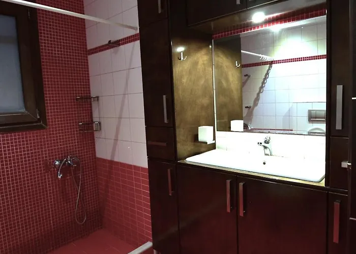 Anna's Sea View House *